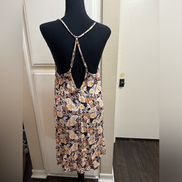 Volcom floral sundress. Size medium - Picture 2 of 6